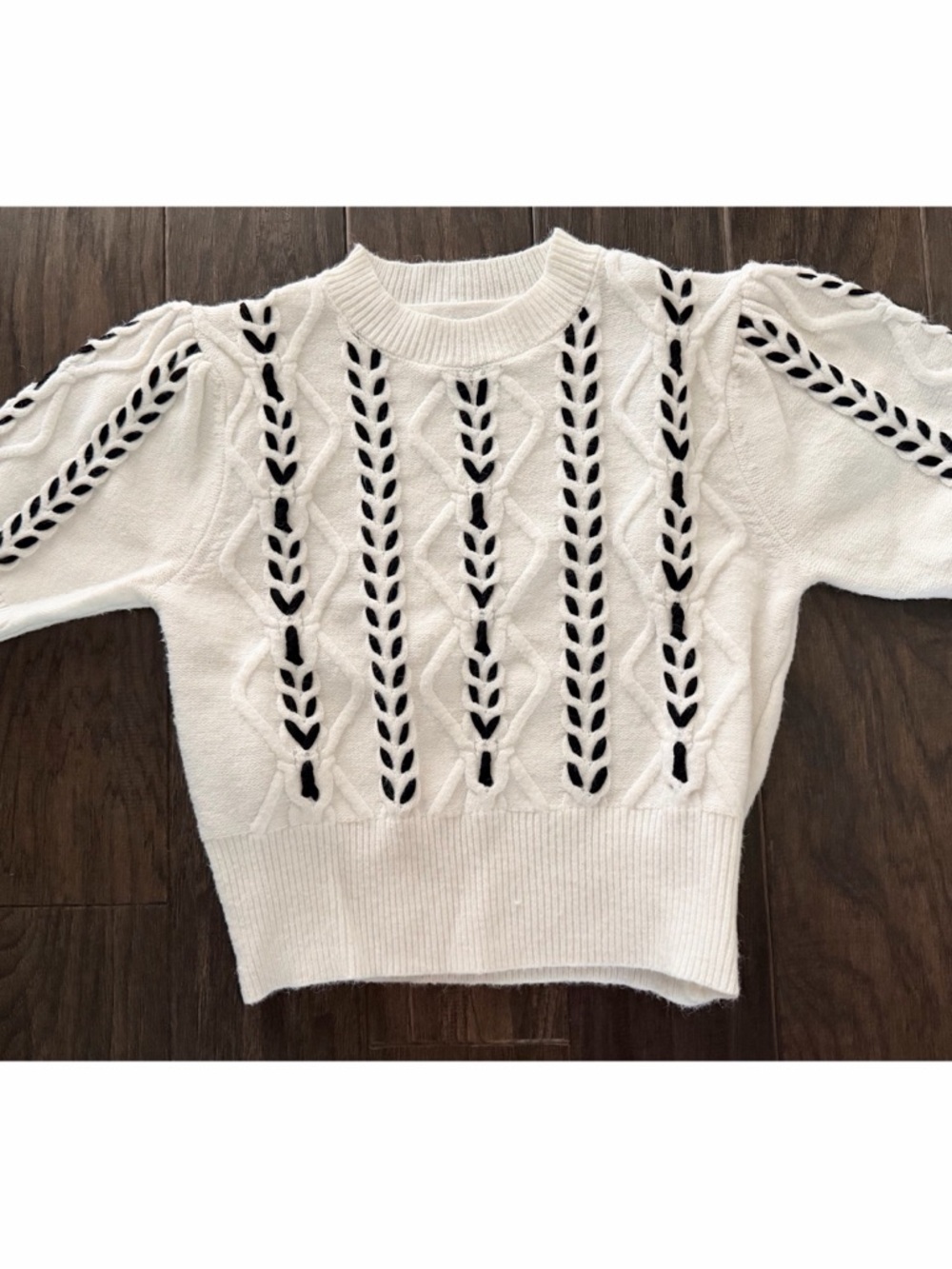 Commense Contrast Binding Cable Knit Top - Picture 5 of 9
